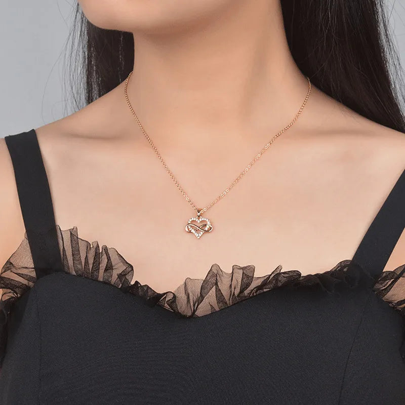 💕: Simple Love Shaped Collarbone Neck Chain