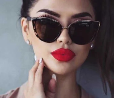 😻: Cateye Sunglasses - Vintage Glamour with UV400 Protection