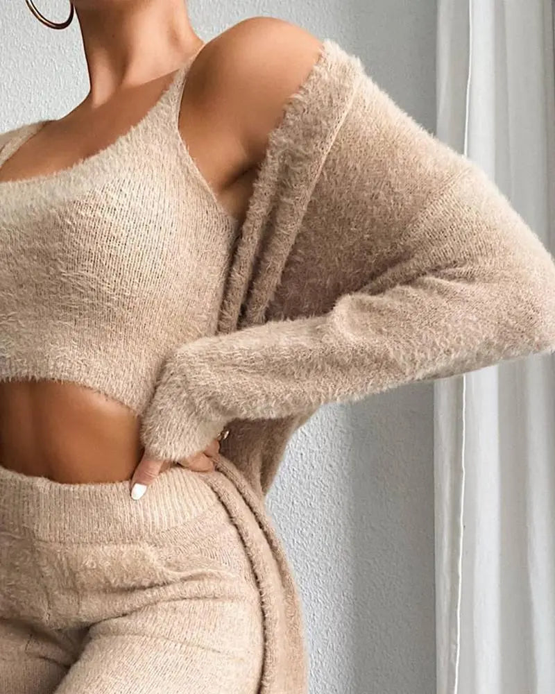 🏠: Women's Casual V-Neck Plush Home Wear Set - Cozy Two-Piece Loungewear