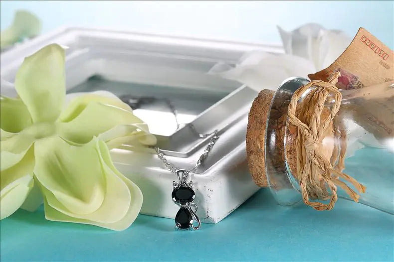 💎: 925 Sterling Silver Cat Pendant Necklace - Adorable Feline Charm Jewelry