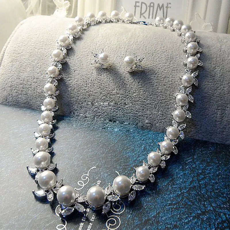 💎: Elegant Zircon Pearl Necklace and Earring Set for Brides - Luxurious Wedding Collection