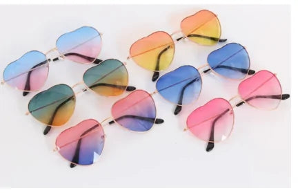 💖: Vintage Heart Sunglasses - Retro Romance Eyewear