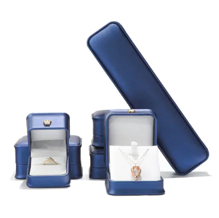 👑: Crown Ring Jewelry Box - Royal Elegant Ring Storage Organizer