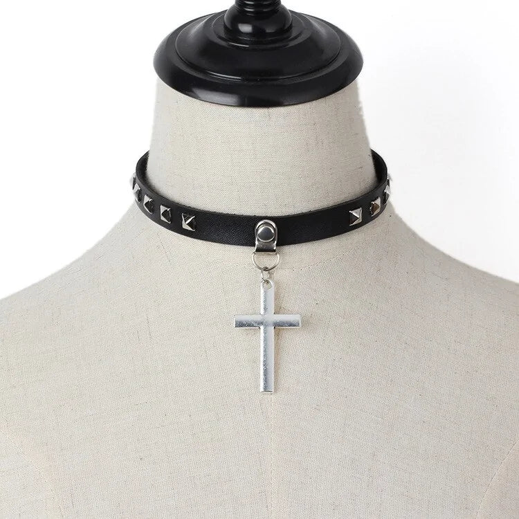🤎: Leather Cross Necklace