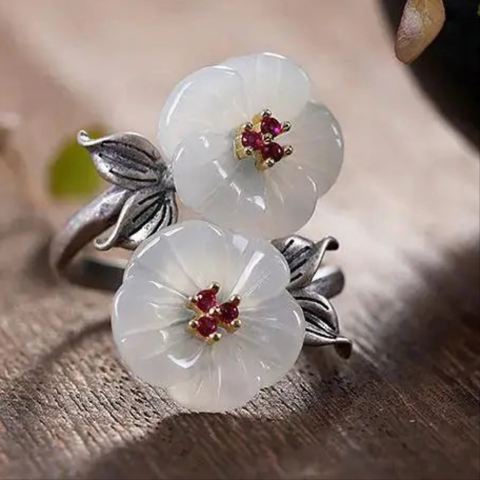 💎: Antique Flower Design Women's Fashion Ring - Vintage Botanical Jewelry