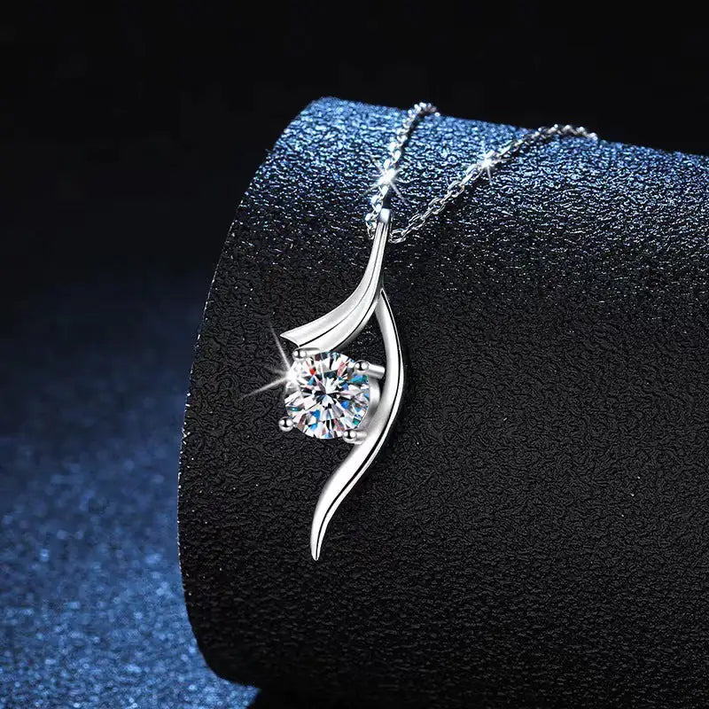 💎: 925 Sterling Silver Classic Four-Claw 1 Carat Diamond Necklace - Solitaire Elegance