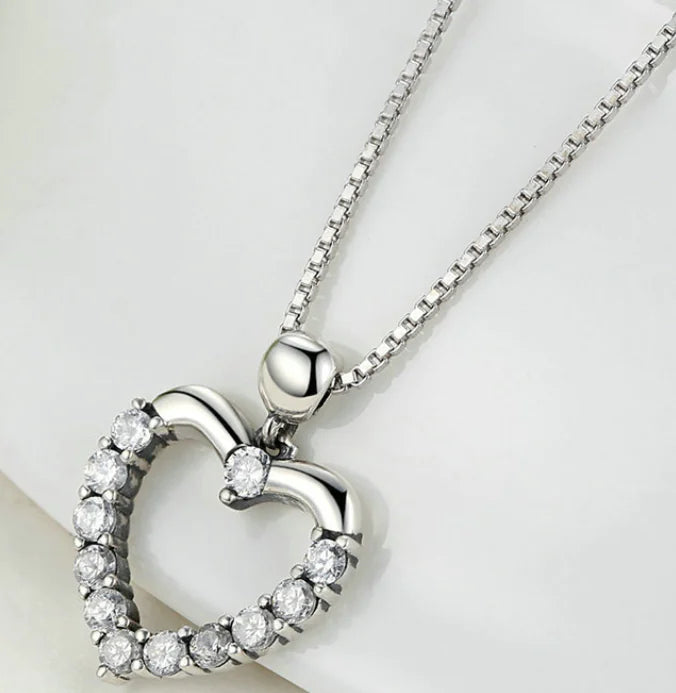 💎: 925 Sterling Silver Heart Necklace - Elegant Zircon Pendant Jewelry