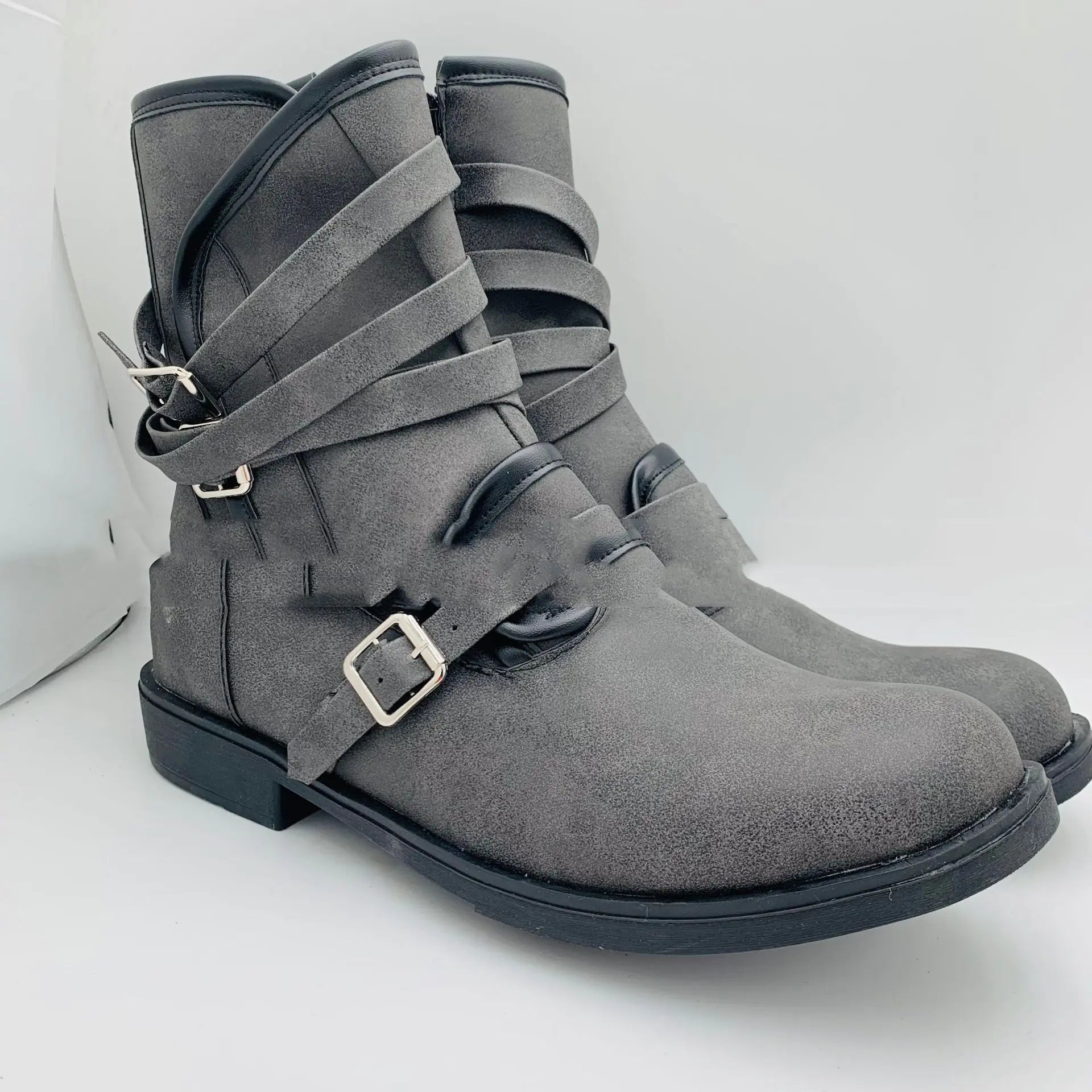🥾: Men's Casual Short Boots with Chunky Heel & Side Zipper