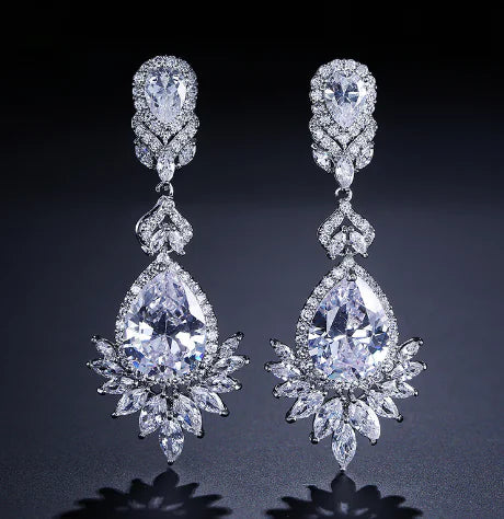 💎: Bridal Zircon Necklace and Earring Set - Two Piece Sparkling Wedding Collection