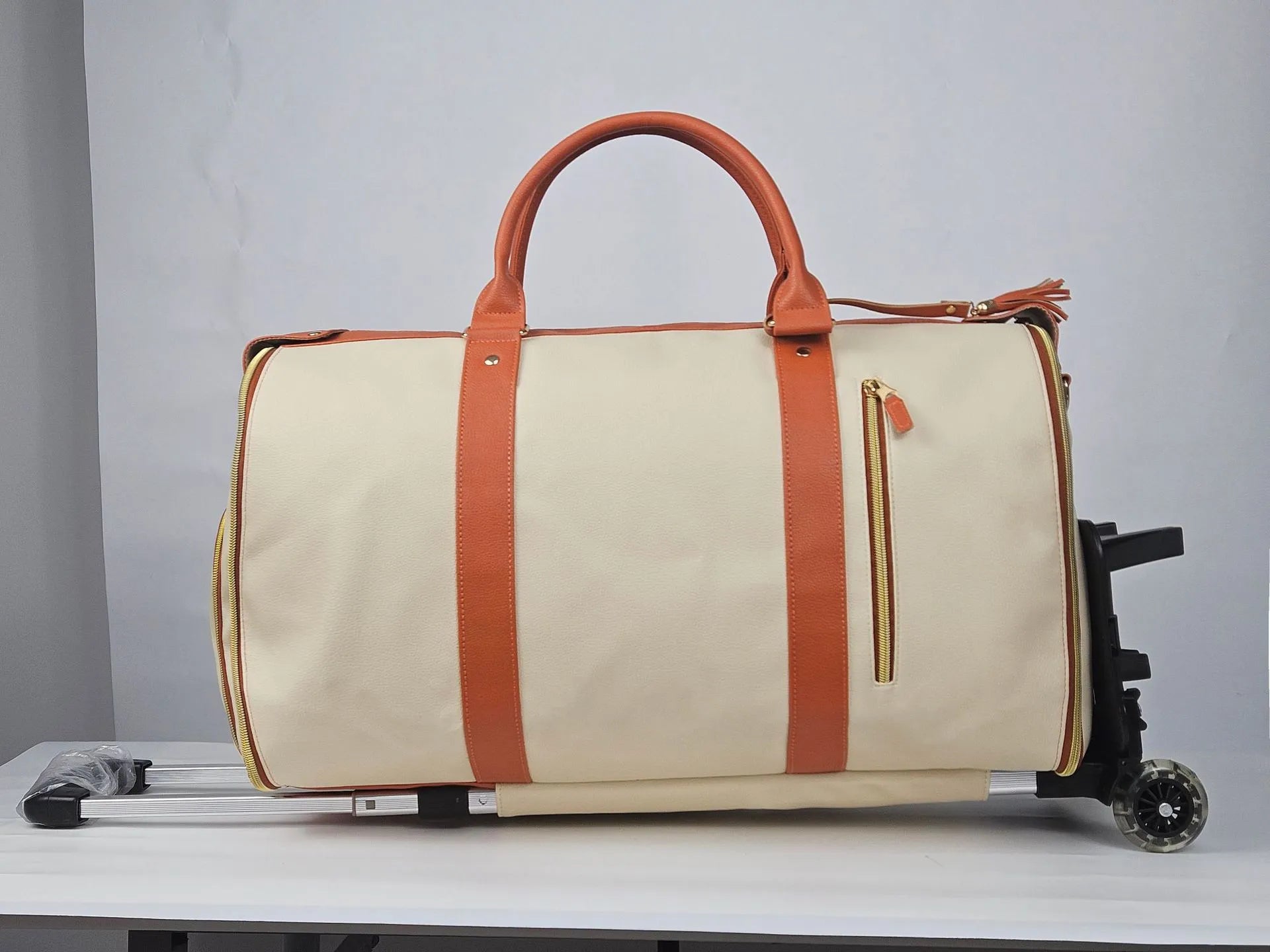 🧳: Large Capacity Travel Bag - Spacious Adventure Companion