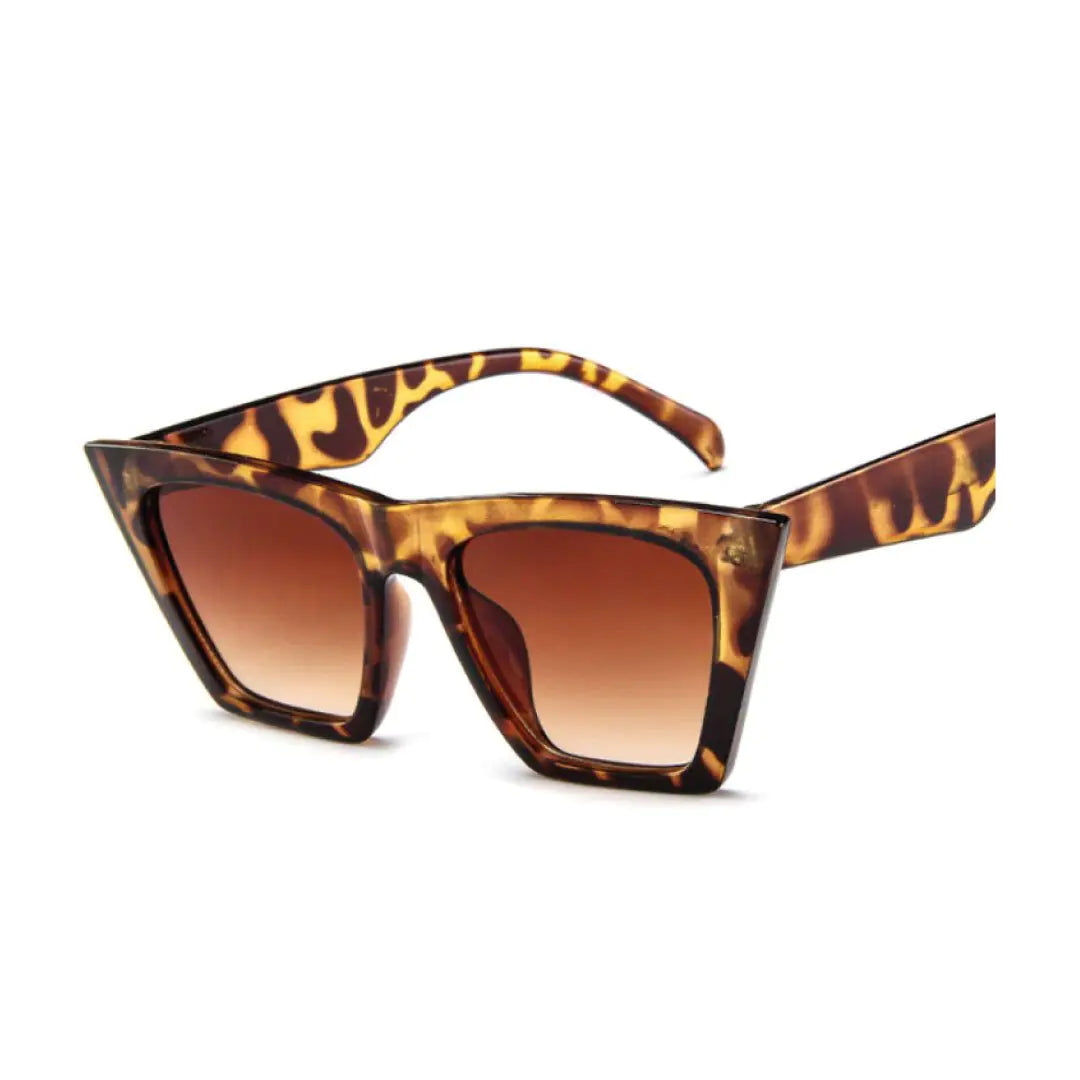 😎: Chantal Sunglasses - Retro Cat Eye Style with UV400 Protection