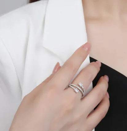 💎: Three-Layer Line Ring for Women - Minimalist Stacked Band Design