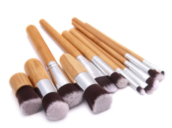 🖌️: 11-Piece Bamboo Handle Makeup Brush Set - Eco-Friendly Beauty Collection