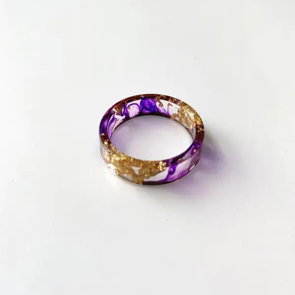 💎: Colorful Handmade Resin Ring with Dried Flowers & Gold Foil - Botanical Art Jewelry