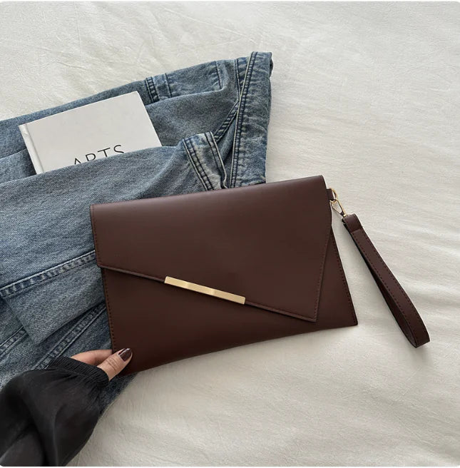 📧: Women's Trendy Envelope Clutch - Stylish Urban Simplicity