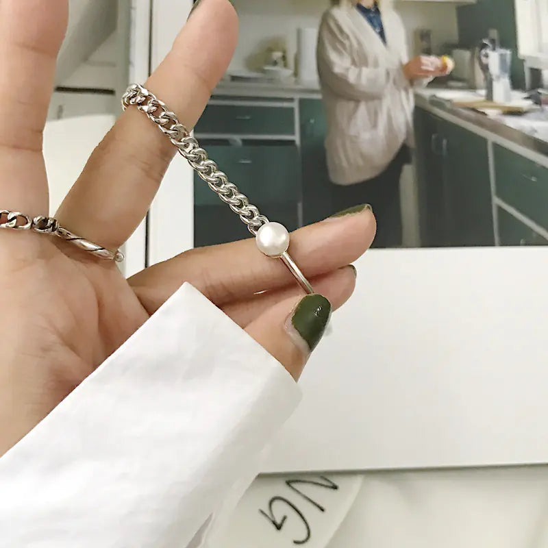 🔵: Korean Style S925 Silver Asymmetrical Pearl Bracelet - Modern Fashion Jewelry