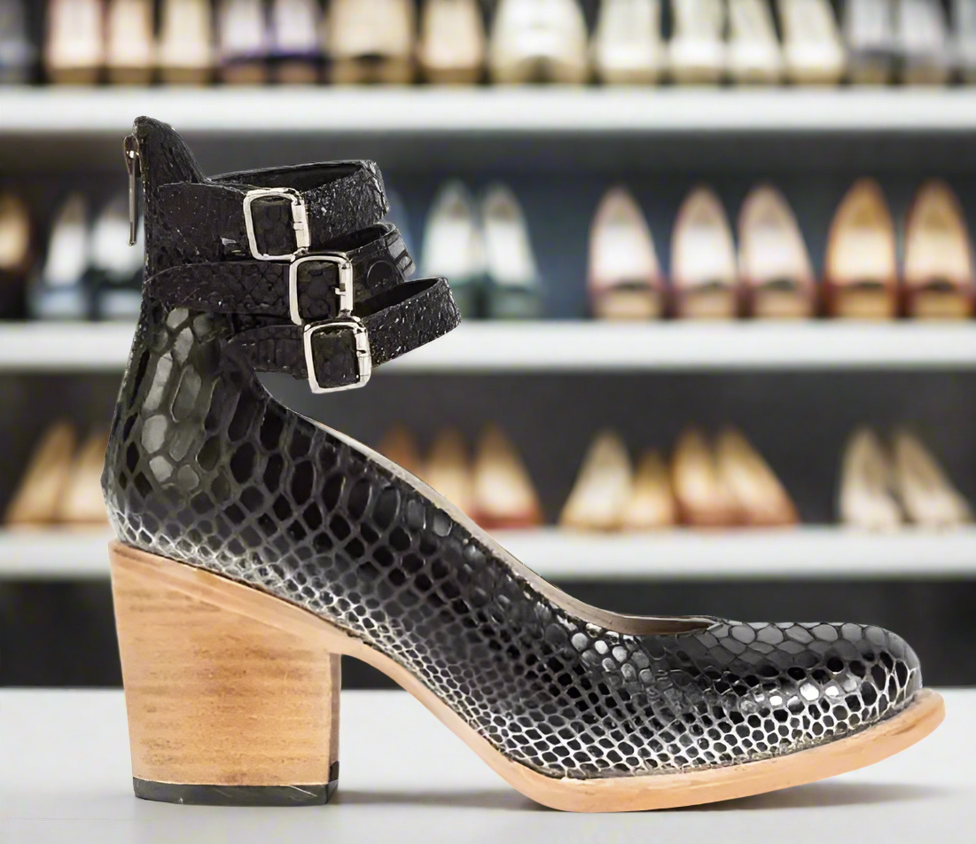 👡: Buckle Pointed Sandals - Elegant Women's Dress Shoes