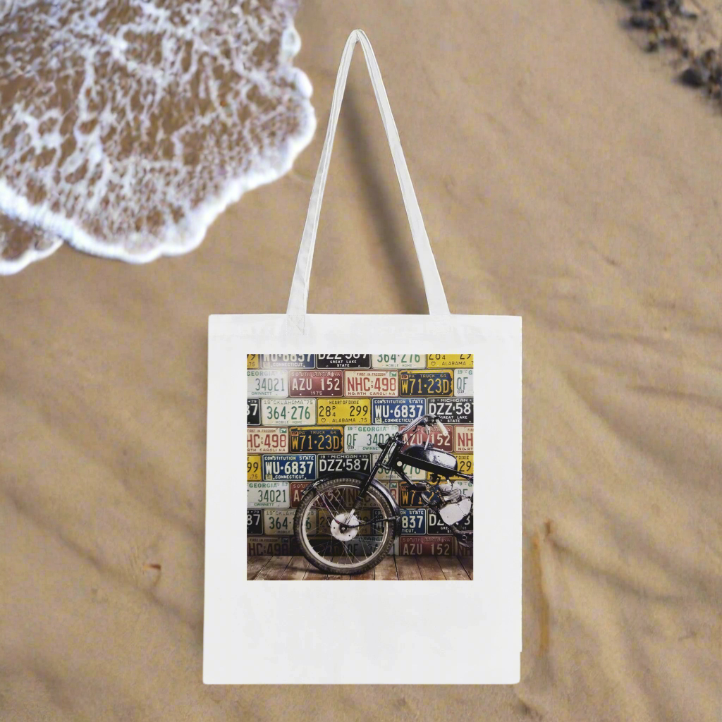 👜: Classic White Tote Bag - Vintage Motorcycle Design with Text