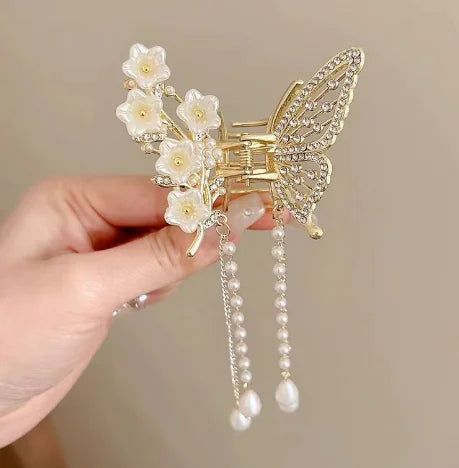 💎: Red Rose Butterfly Barrettes - Elegant Floral Hair Accessories