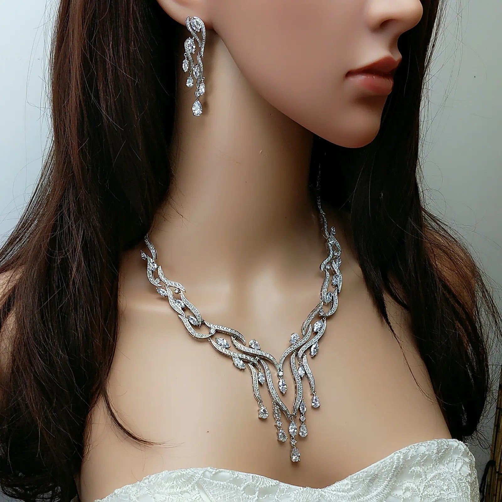 💎: Zircon Necklace and Earring Set for Brides - Two Piece Sparkling Wedding Collection