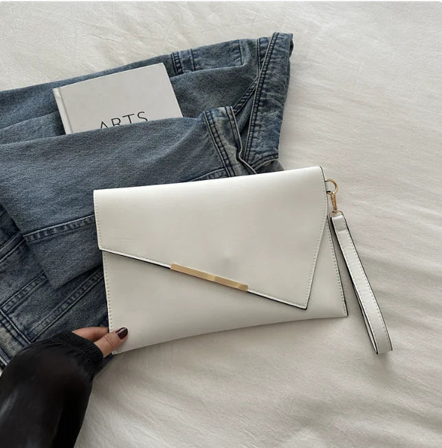 📧: Women's Trendy Envelope Clutch - Stylish Urban Simplicity