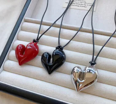 💖: Adjustable Irregular Heart Pendant Necklace
