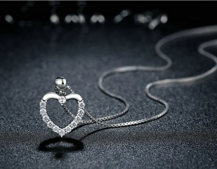 💎: 925 Sterling Silver Heart Necklace - Elegant Zircon Pendant Jewelry