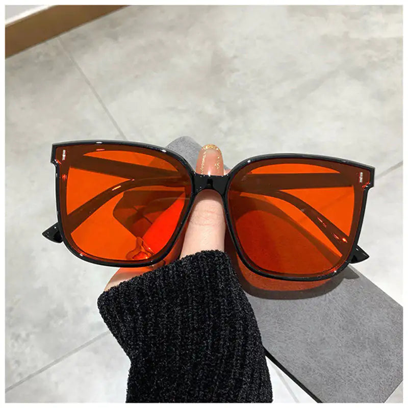 🔲: Vintage Square Sunglasses - Retro Charm with UV Protection