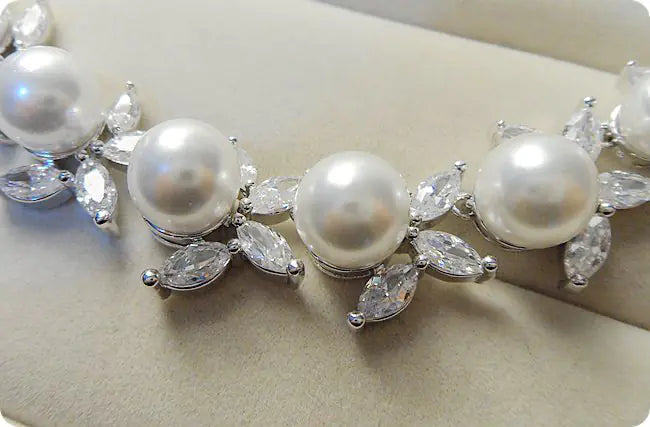 💎: Elegant Zircon Pearl Necklace and Earring Set for Brides - Luxurious Wedding Collection