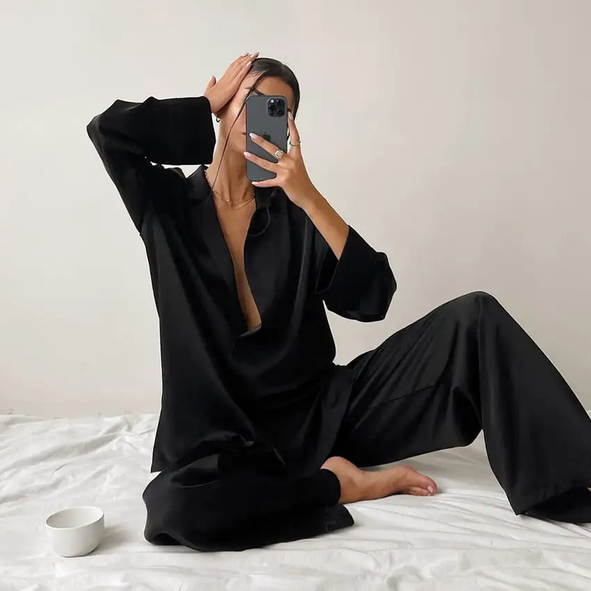 🌸: Olivia Silk Pajamas - Premium Comfort Sleepwear Collection