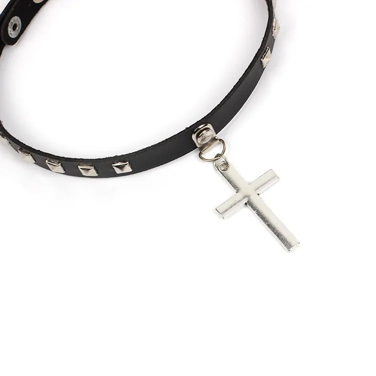 🤎: Leather Cross Necklace